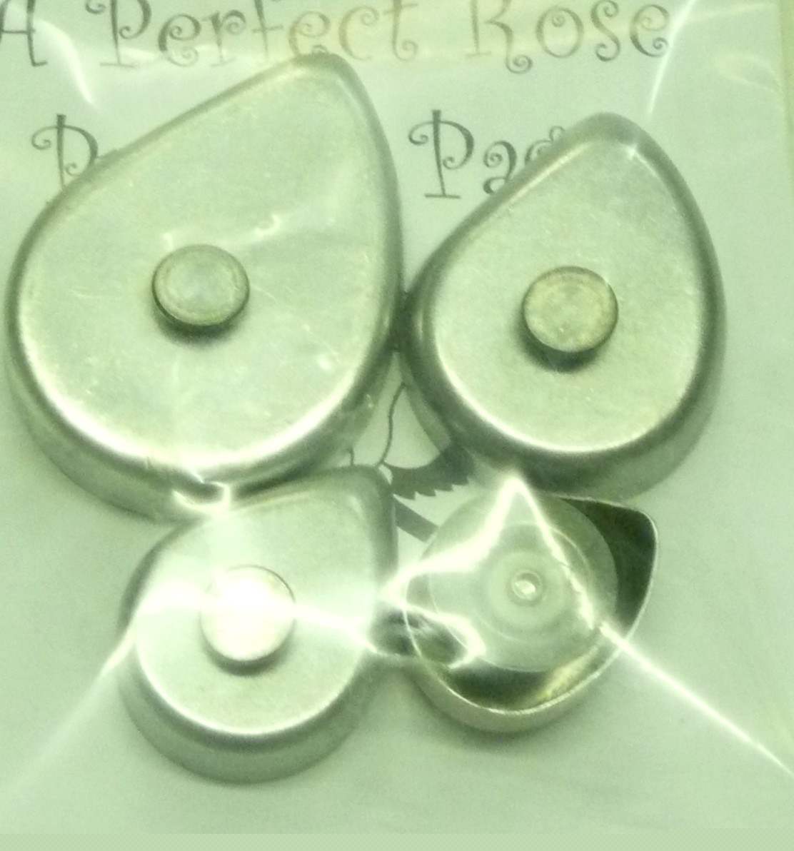Leaf shapped cutters